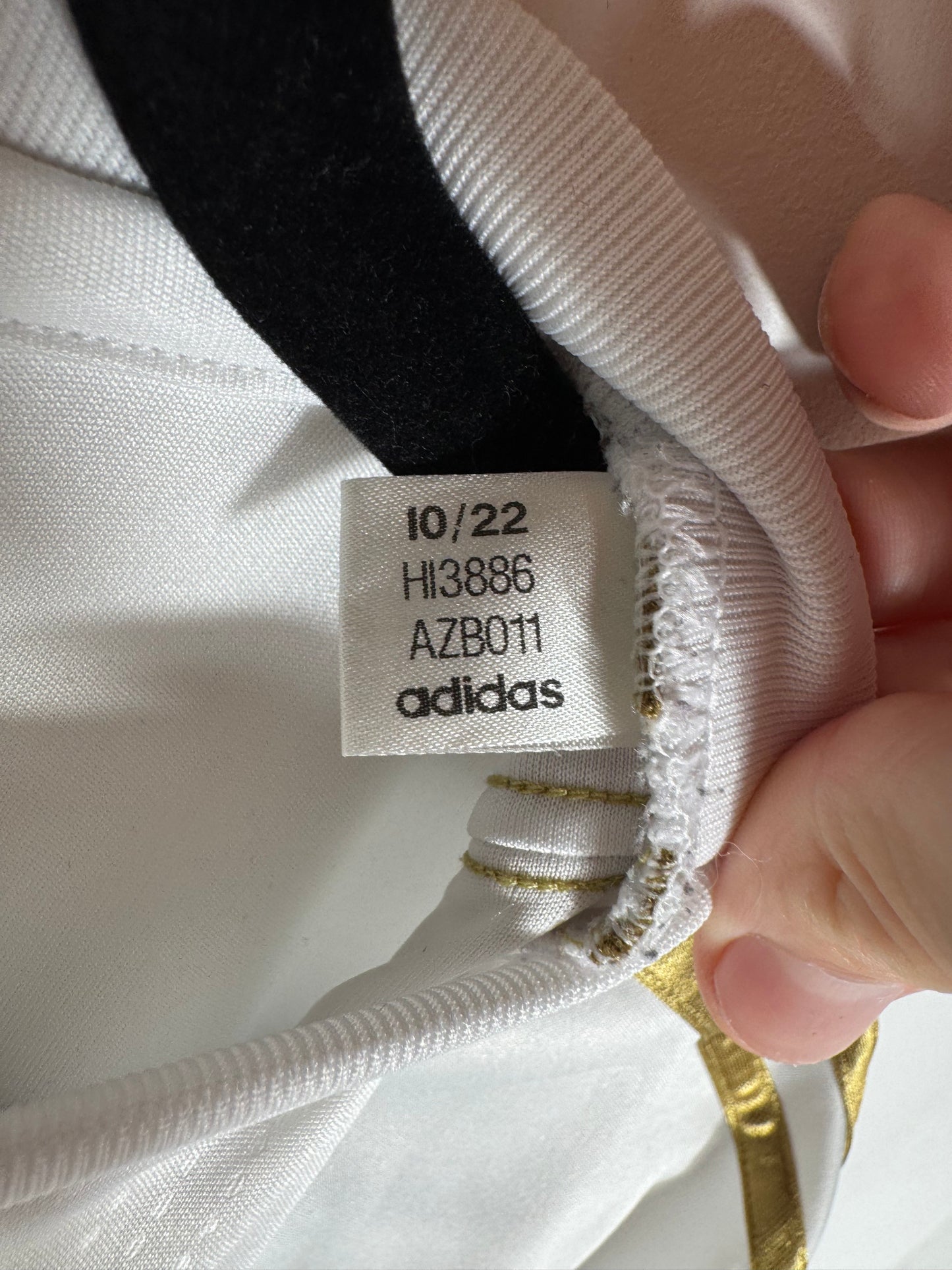 Étiquette d'authenticité Adidas code HI3886 pour le maillot de Sadio Mané, taille S.