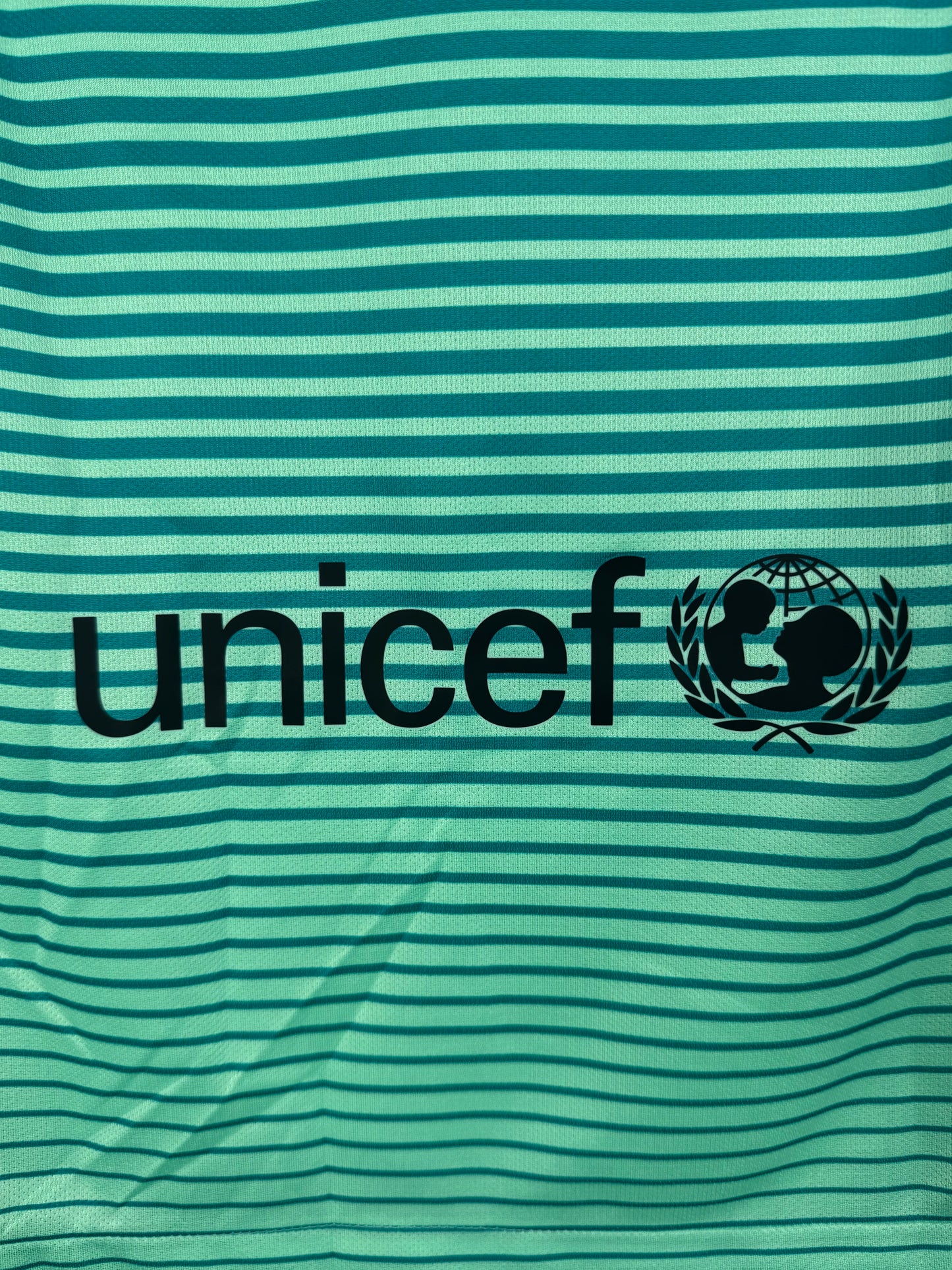 fc-barcelone-2016-2017-third-flocage-dos