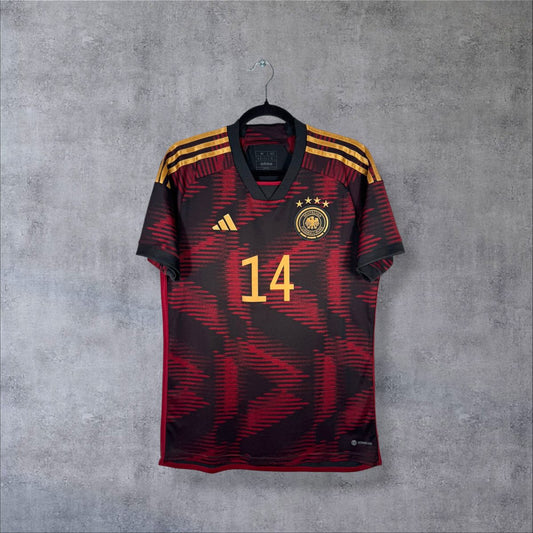 Maillot Allemagne extérieur 2022 adidas de face, numéro 14 or et quatre étoiles