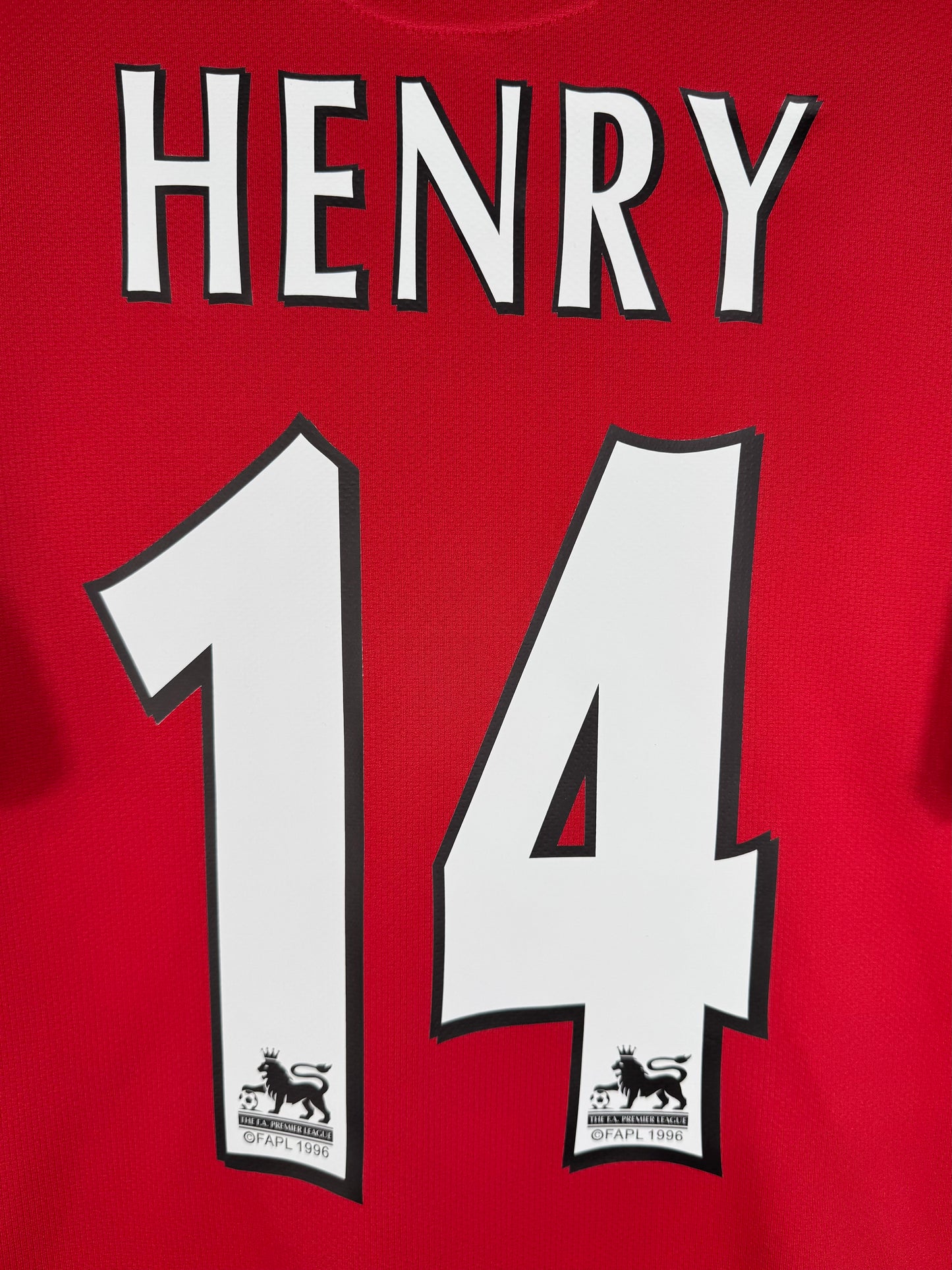 Détail de la typographie du flocage sur le numéro 14 de Thierry Henry