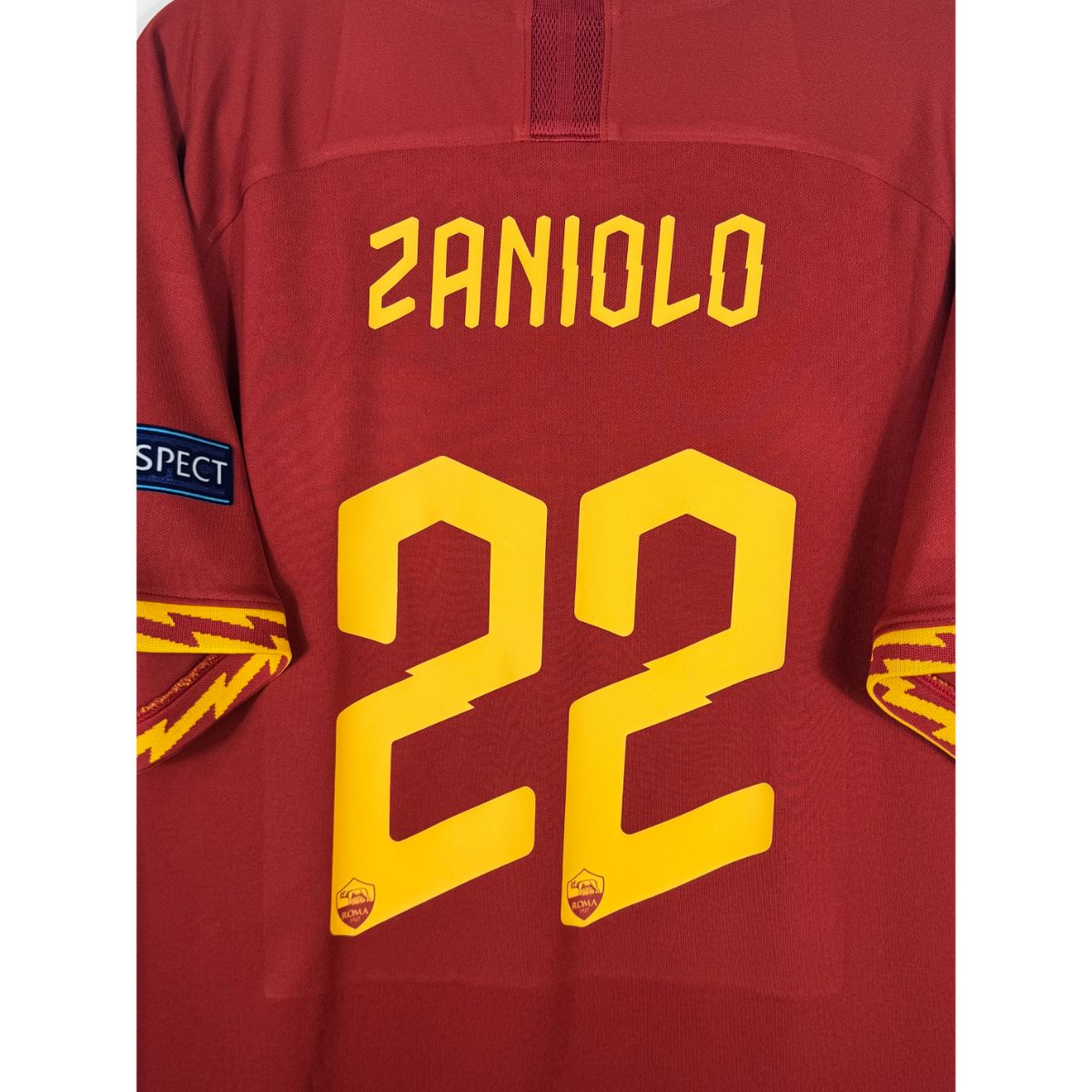 Détail de la typographie du flocage sur le numéro 22 de Nicolò Zaniolo