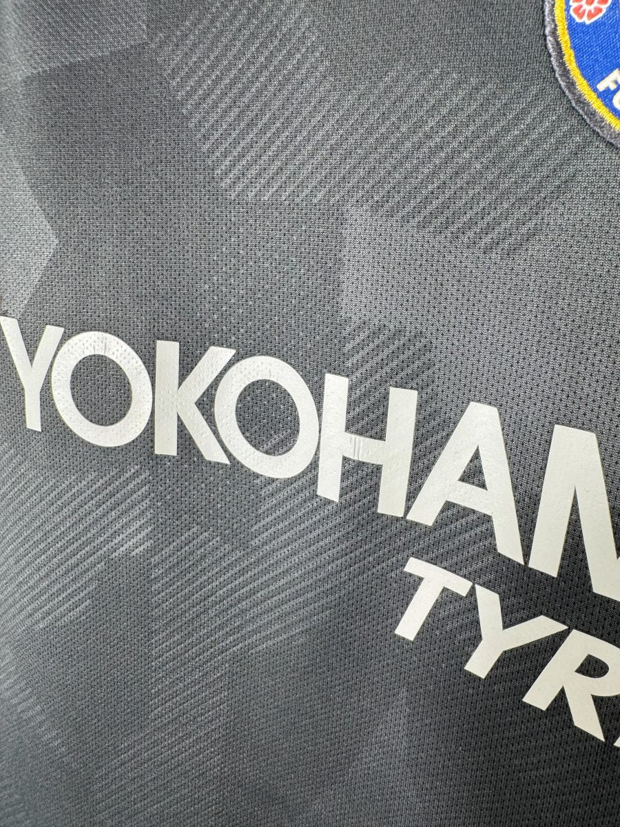 Maillot Chelsea 2017-2018 - détail usure sponsor