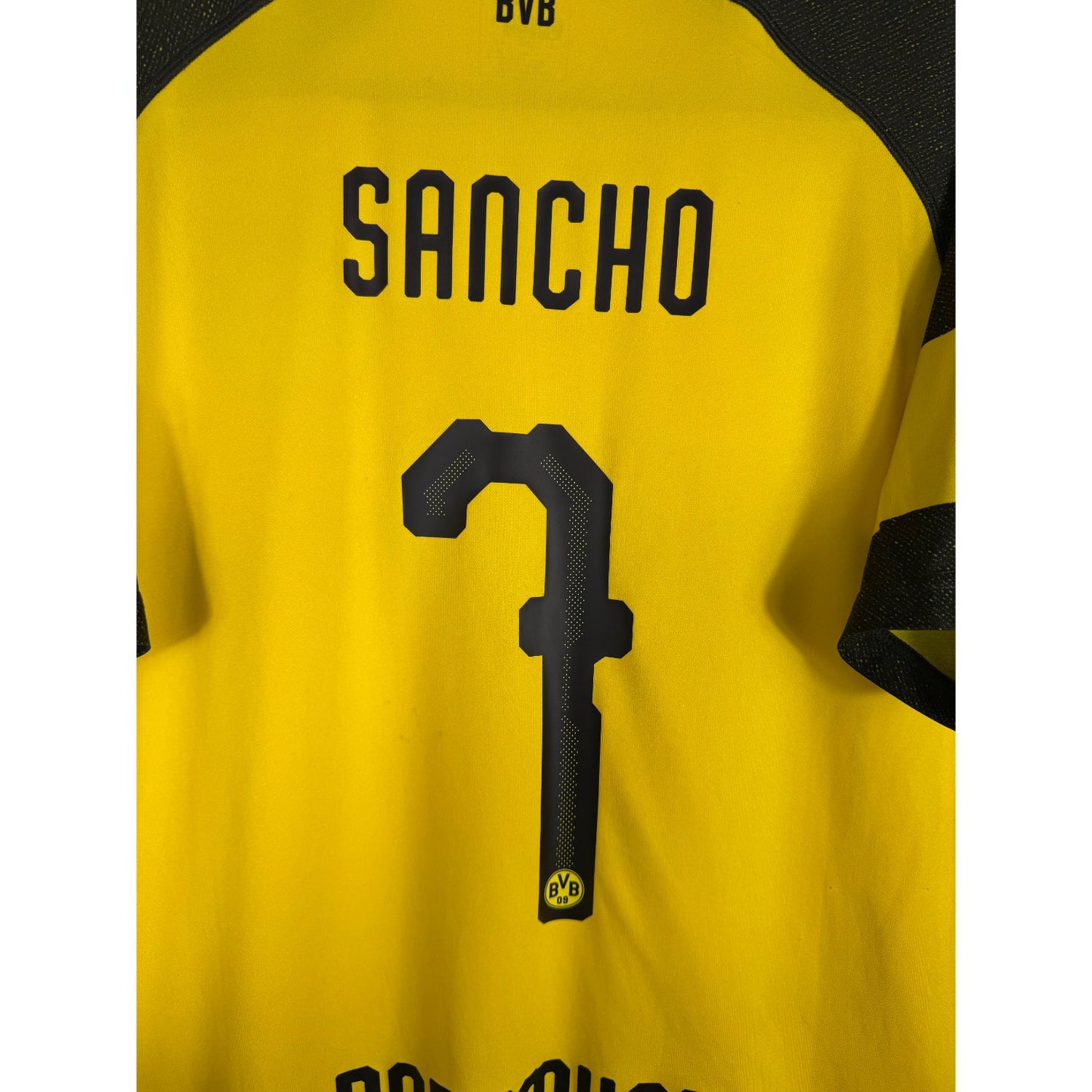 Détail de la typographie du flocage sur le numéro 7 de Jadon Sancho