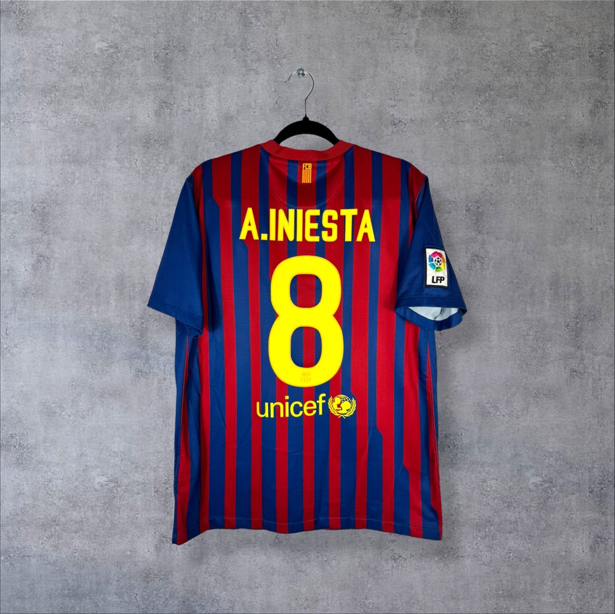 FC Barcelona 2011-2012 Home Shirt Iniesta 8 Nike Size L – Pure