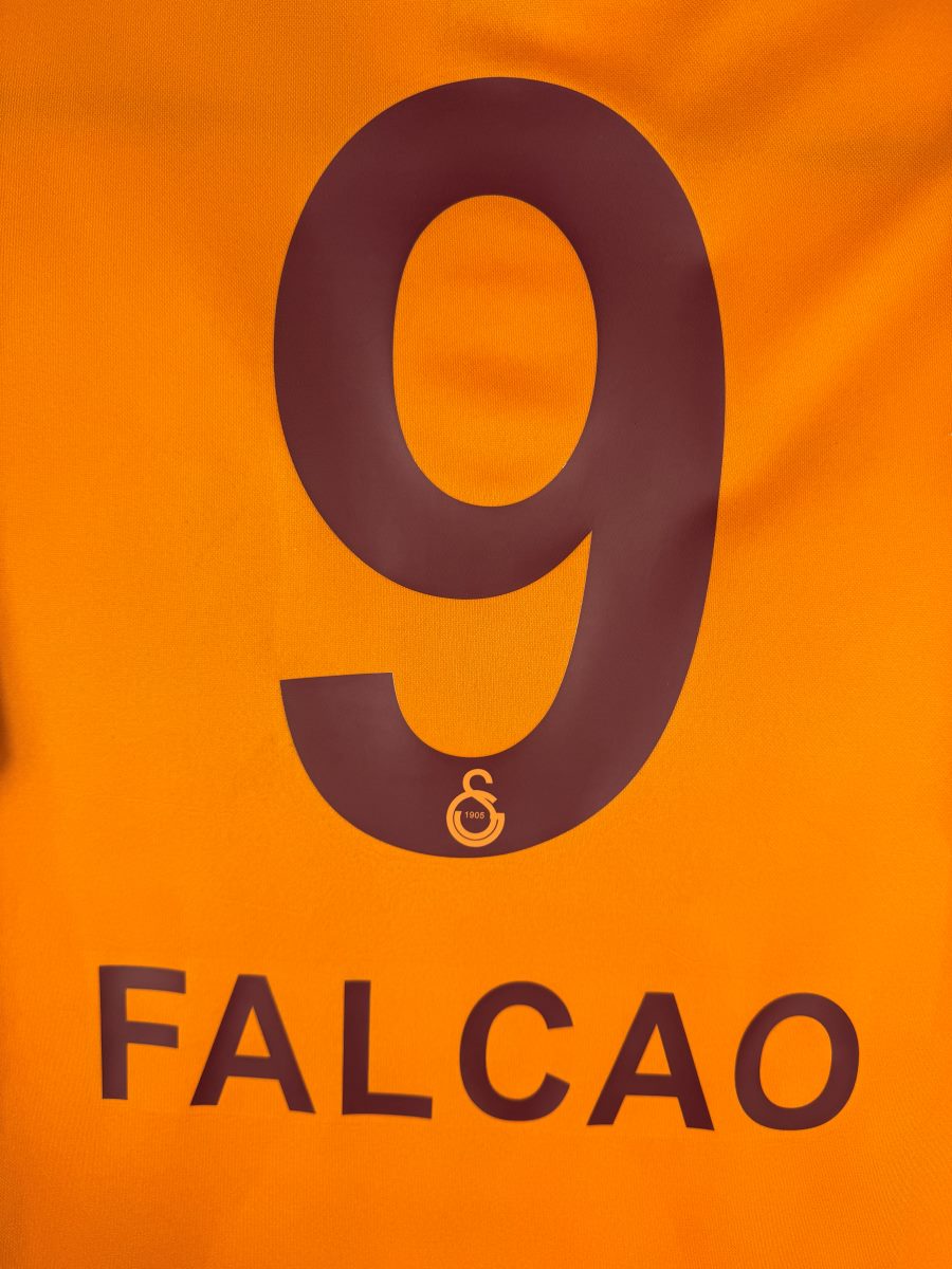 Détail flocage Falcao 9 maillot Galatasaray domicile 2020-2021