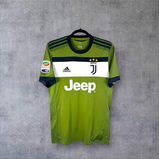 Vue de face du maillot Juventus Third 2018 vert avec bande horizontale blanche/noire et nouveau logo J.