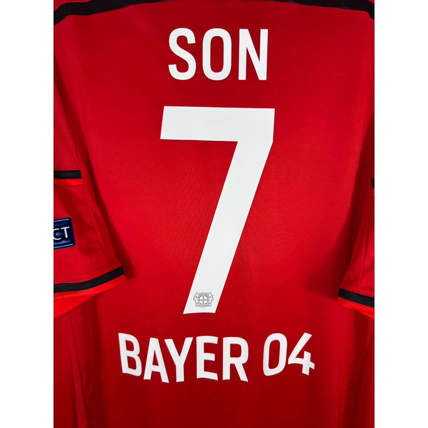 Détail de la typographie du flocage sur le numéro 7 de Heung-Min Son