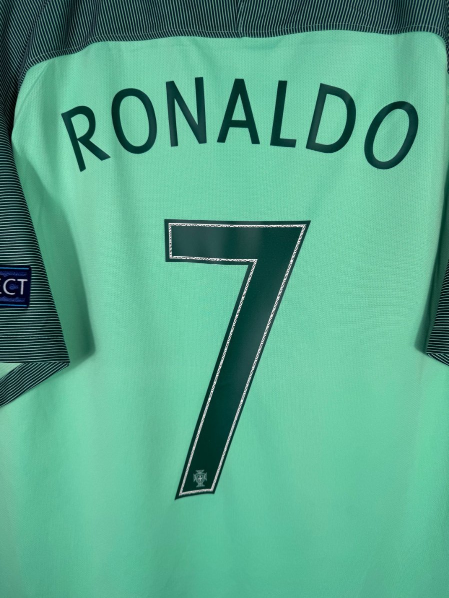 Détail de la typographie du flocage sur le numéro 7 de Cristiano Ronaldo