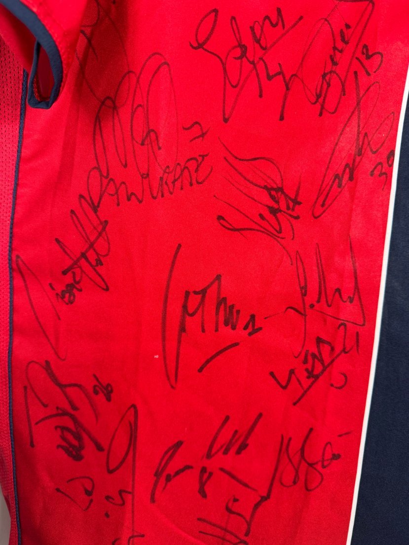 Détail des autographes des joueurs du PSG de la saison 2004-2005