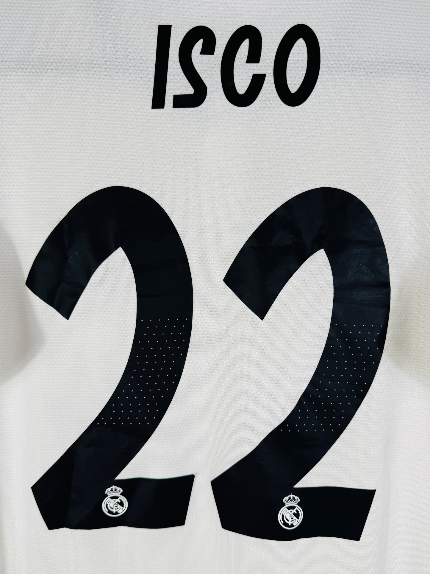 Détail de la typographie du flocage d'origine sur le numéro 22 d'Isco