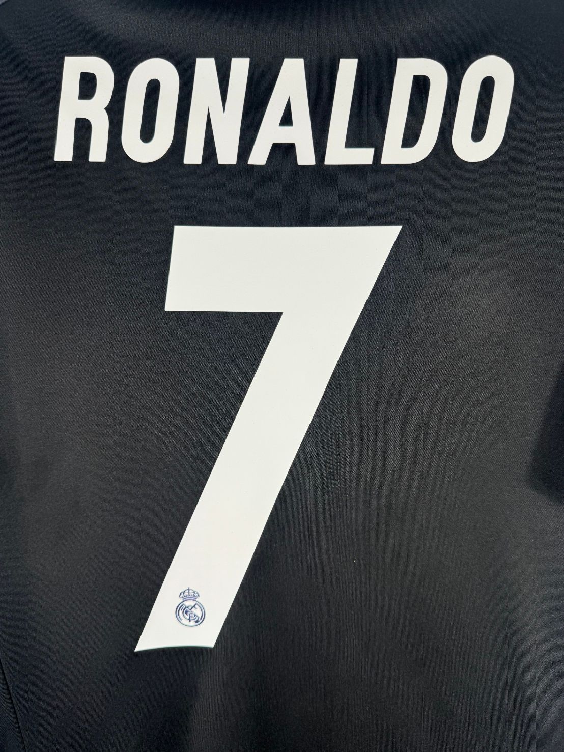 Détail de la typographie du flocage sur le numéro 7 de Cristiano Ronaldo