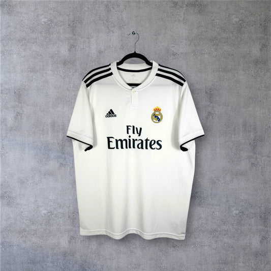 Maillot Real Madrid 2018‑2019 domicile Adidas vue avant logo club et sponsor