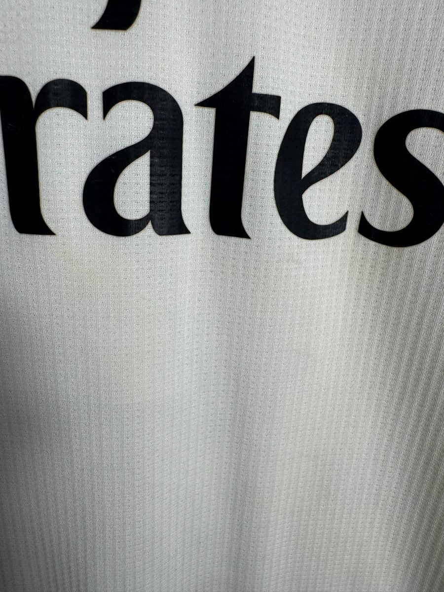 Détail usure légère près du sponsor Real Madrid 2018-2019