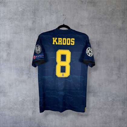 Real Madrid 2019-2020 Away Shirt - Kroos No.8 (S)