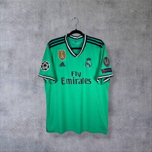 Maillot Real Madrid 2019-2020 third vue face sponsor Fly Emirates