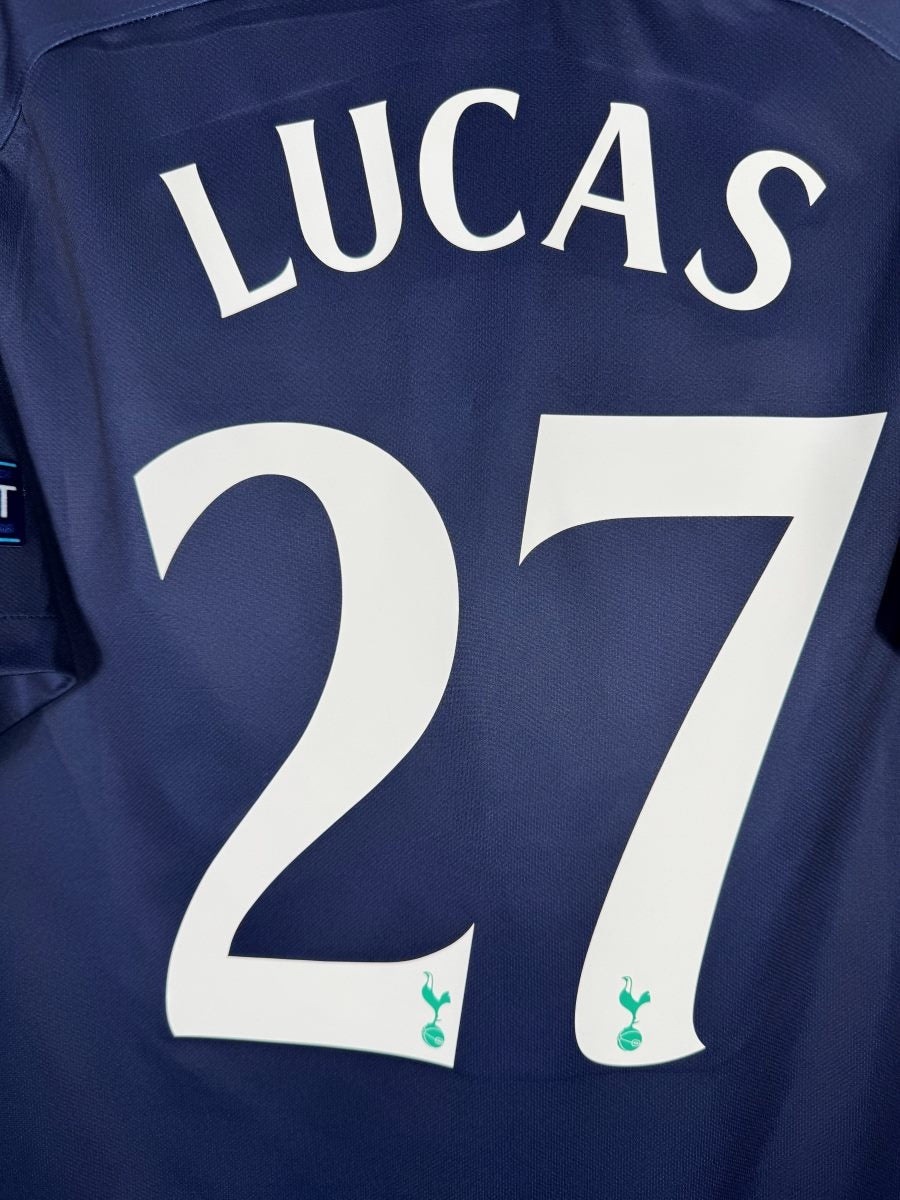 Gros plan du flocage Lucas N°27 en police Champions League sur le maillot Tottenham 2019-2020