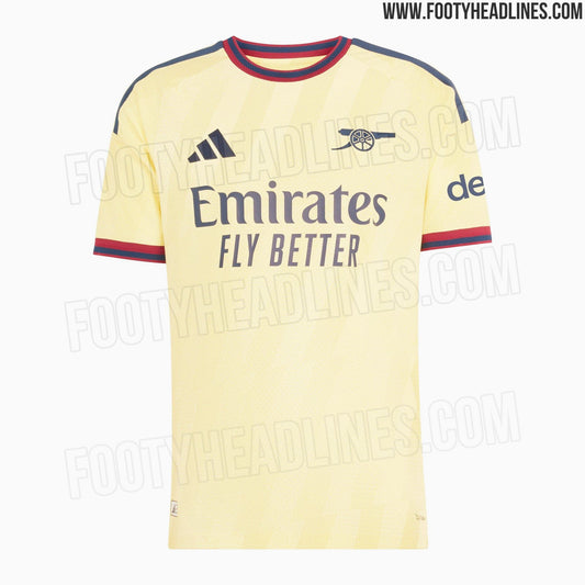 Fuite : le troisième maillot d'Arsenal 2026-2027 réveille l'éclair mythique des Gunners (photo Footy Headlines)