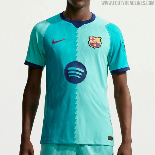 Troisième maillot turquoise du FC Barcelone 2026-2027 (photo Footy Headlines)