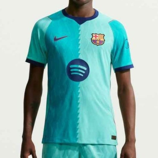 Fuite du troisième maillot du FC Barcelone 2026-2027 turquoise (photo Footy Headlines)