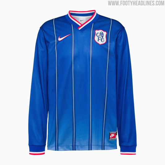 Maillot rétro Chelsea Energy Nike bleu manches longues (photo Footy Headlines)