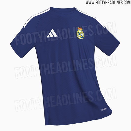 Fuite : le maillot d'entraînement du Real Madrid 2027 repasse au bleu marine (photo Footy Headlines)