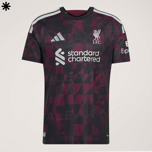 Troisième maillot Liverpool 2026-2027 noir et bordeaux adidas (photo Footy Headlines)