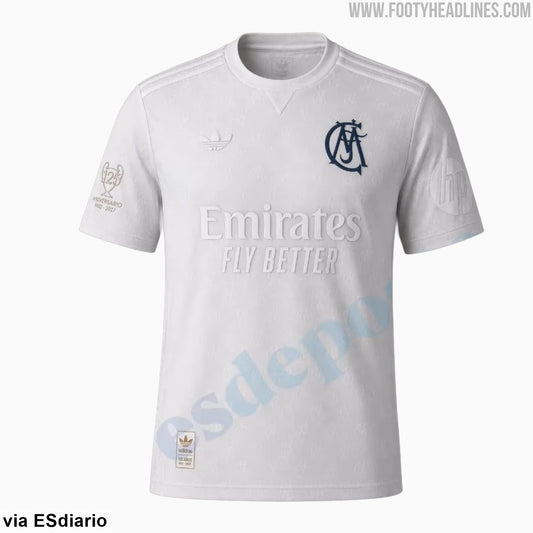 Fuite : le maillot des 125 ans du Real Madrid dévoilé, tout blanc et signé adidas Originals (photo Footy Headlines)