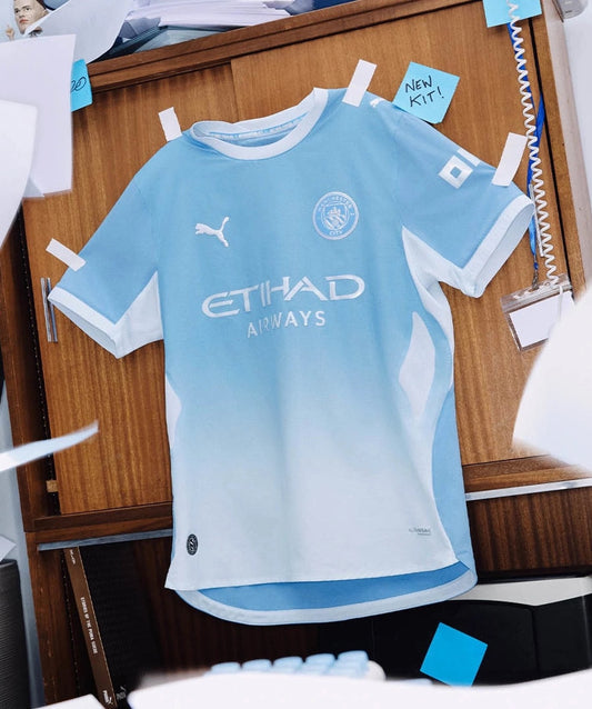 Maillot Manchester City 2026-2027 domicile Puma dégradé bleu ciel sky blue blanc gradient officiel Not Your Typical City