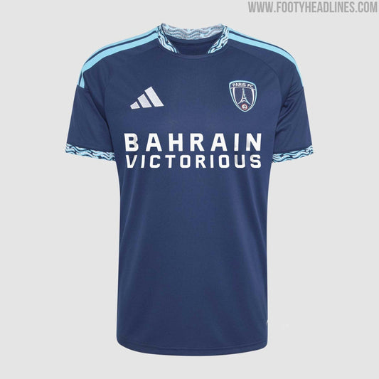 Maillot domicile Paris FC 2026-2027 adidas, vue de face (photo Footy Headlines)