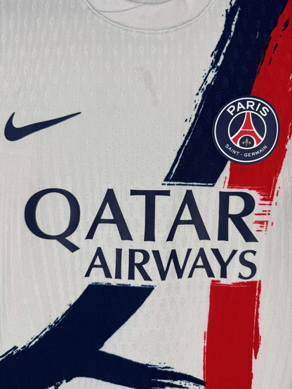 Ecusson PSG et maille Dri-FIT ADV maillot exterieur 2024-2025