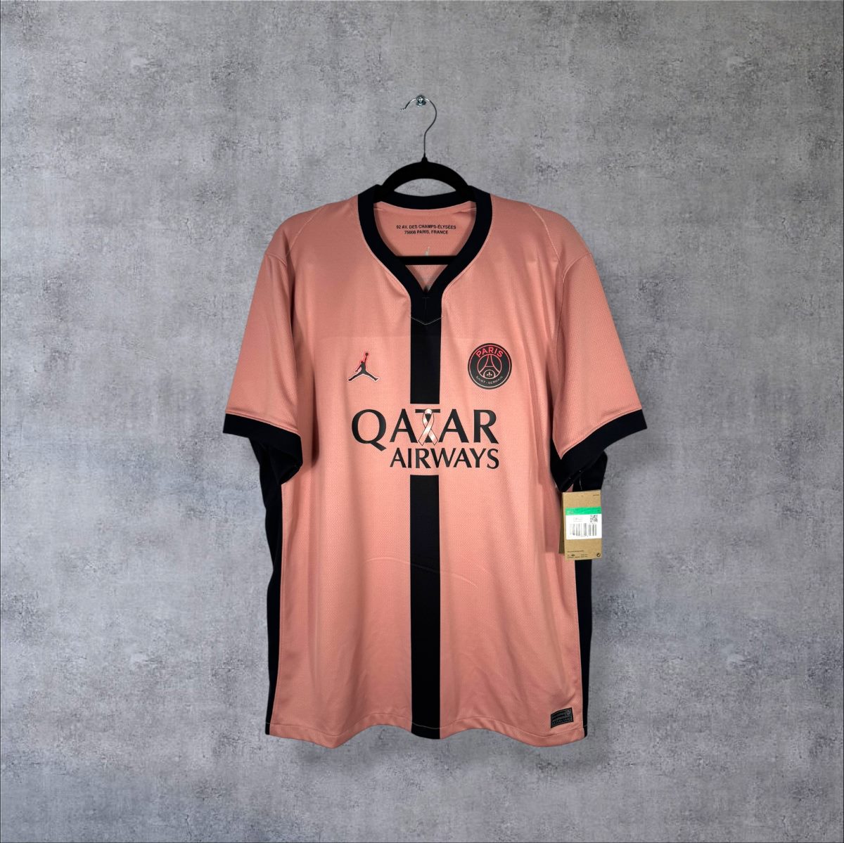 Maillot PSG Central Cee face rose et noir Jordan Qatar Airways