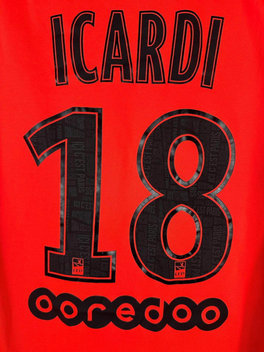 Detail flocage Icardi 18 motif Ici c est Paris patch LFP