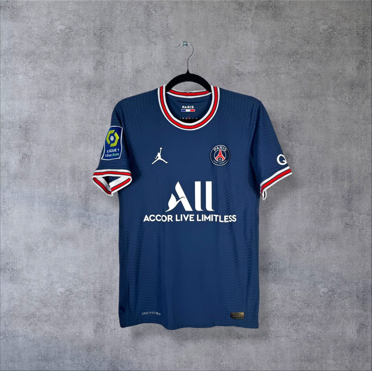 Maillot PSG 2021-2022 domicile face ALL Accor patch Ligue 1
