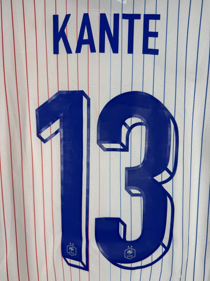 Detail flocage Kante 13 ecussons FFF dans les chiffres