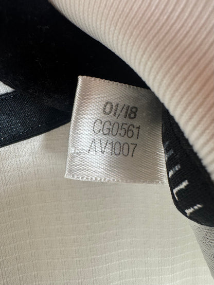 Étiquette interne Adidas code CG0561 certifiant la version Authentic Climachill du maillot.