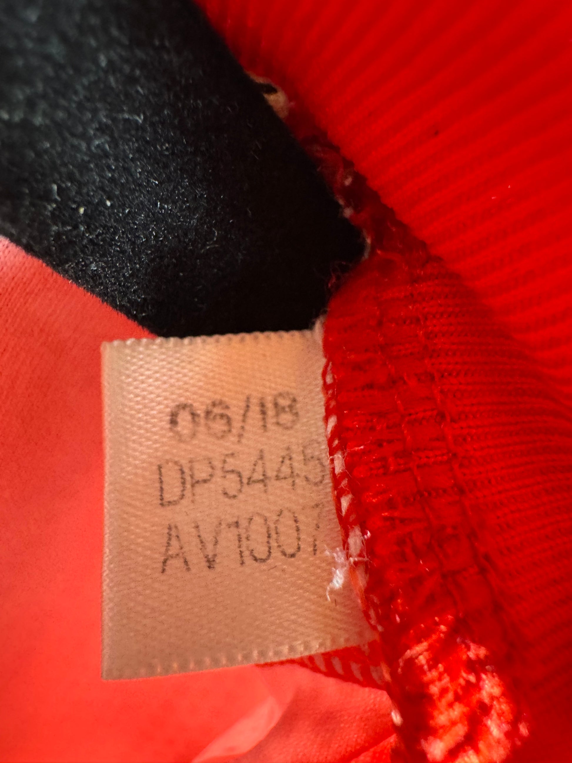 Étiquette d'authenticité Adidas code DP5445 pour le maillot Third Real Madrid 2019, taille XXL.