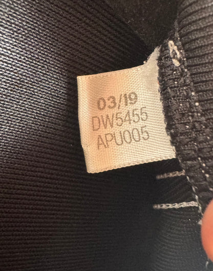 Étiquette interne Adidas code DW5455 certifiant l'authenticité du maillot Dybala.