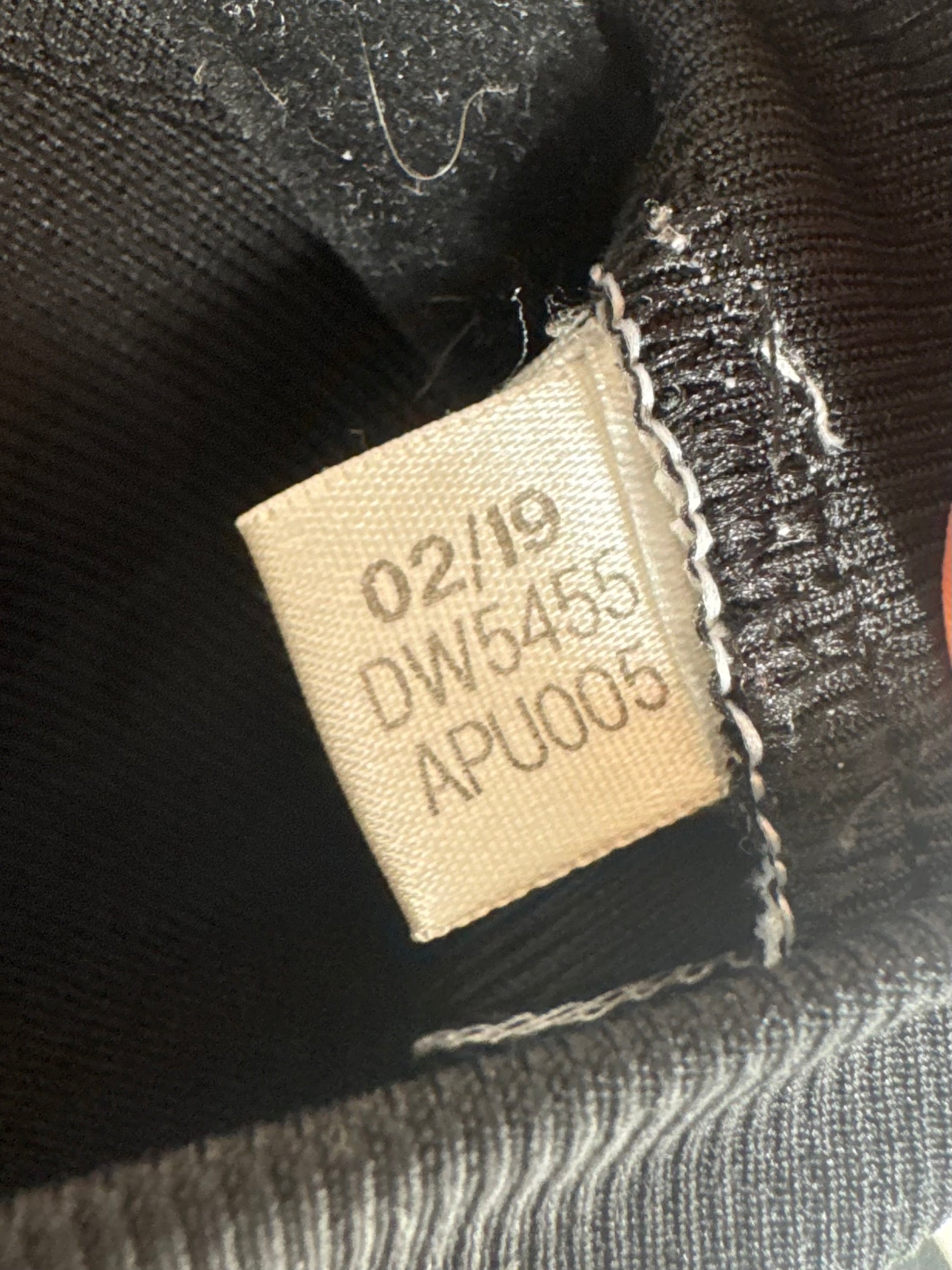 Étiquette interne Adidas code DW5455 certifiant l'authenticité du maillot Ronaldo.