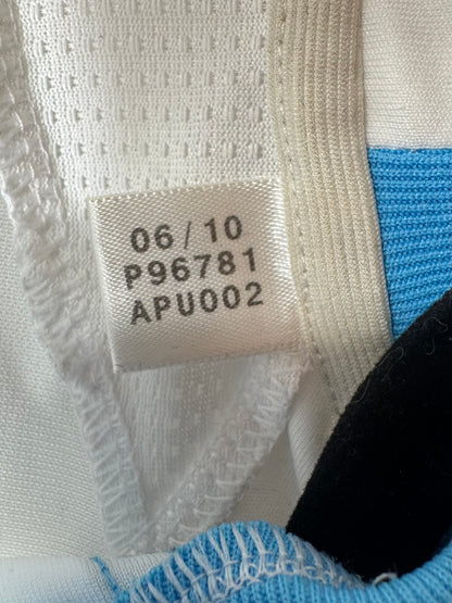Étiquette interne Adidas code P96781 certifiant l'authenticité du maillot Lucho.