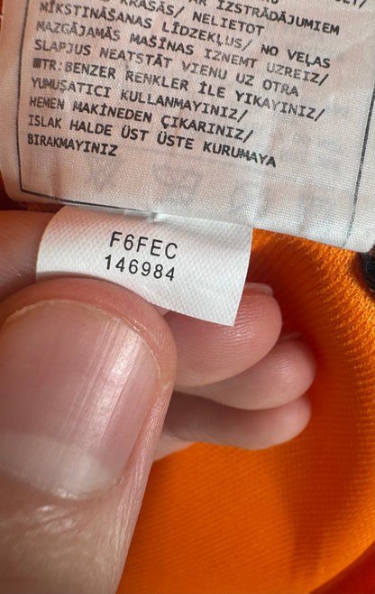 Étiquette interne de lavage Nike avec le code produit 146984 prouvant l'authenticité.