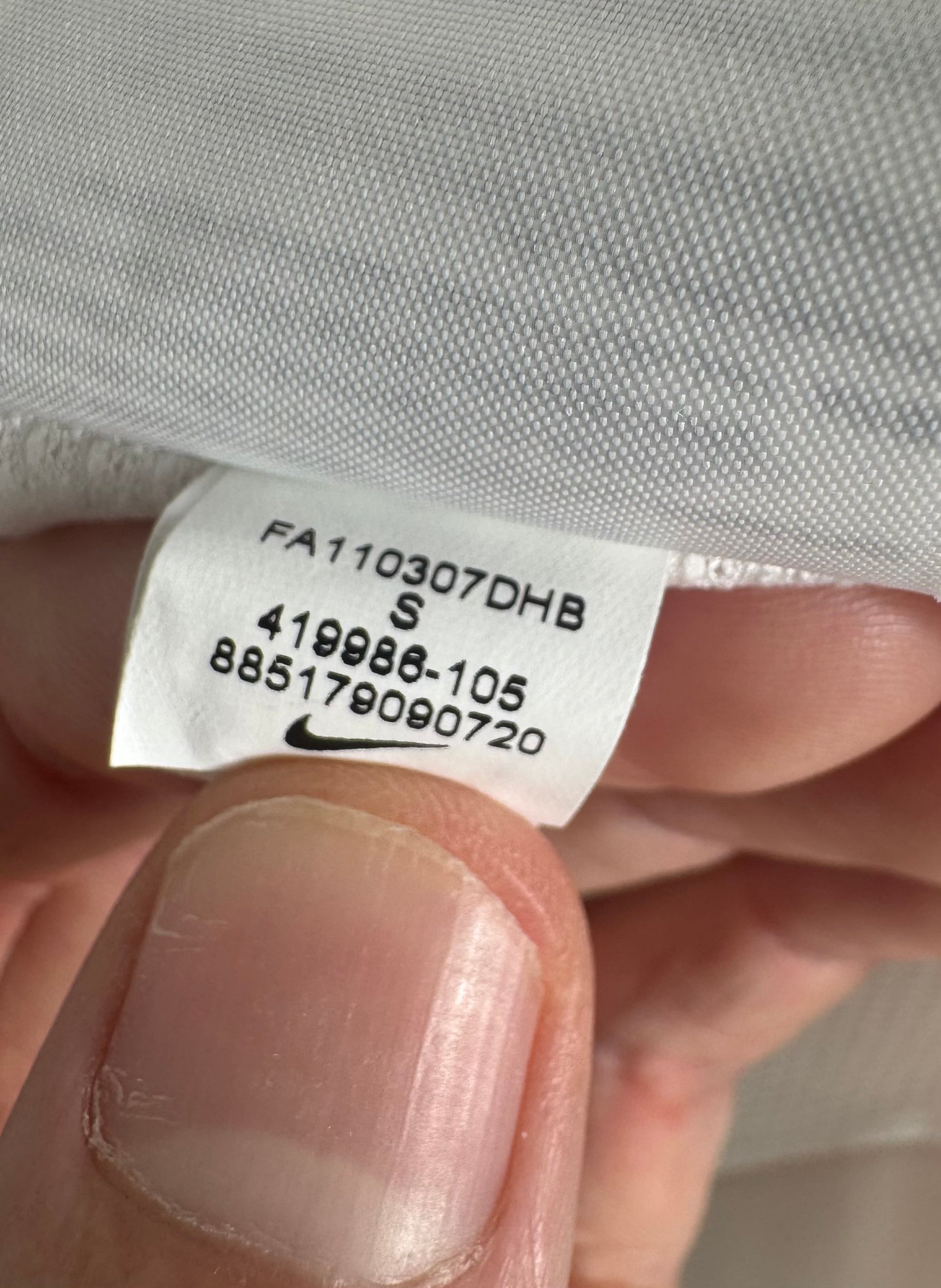 Étiquette interne Nike code 419986-105 certifiant l'authenticité du maillot Inter.