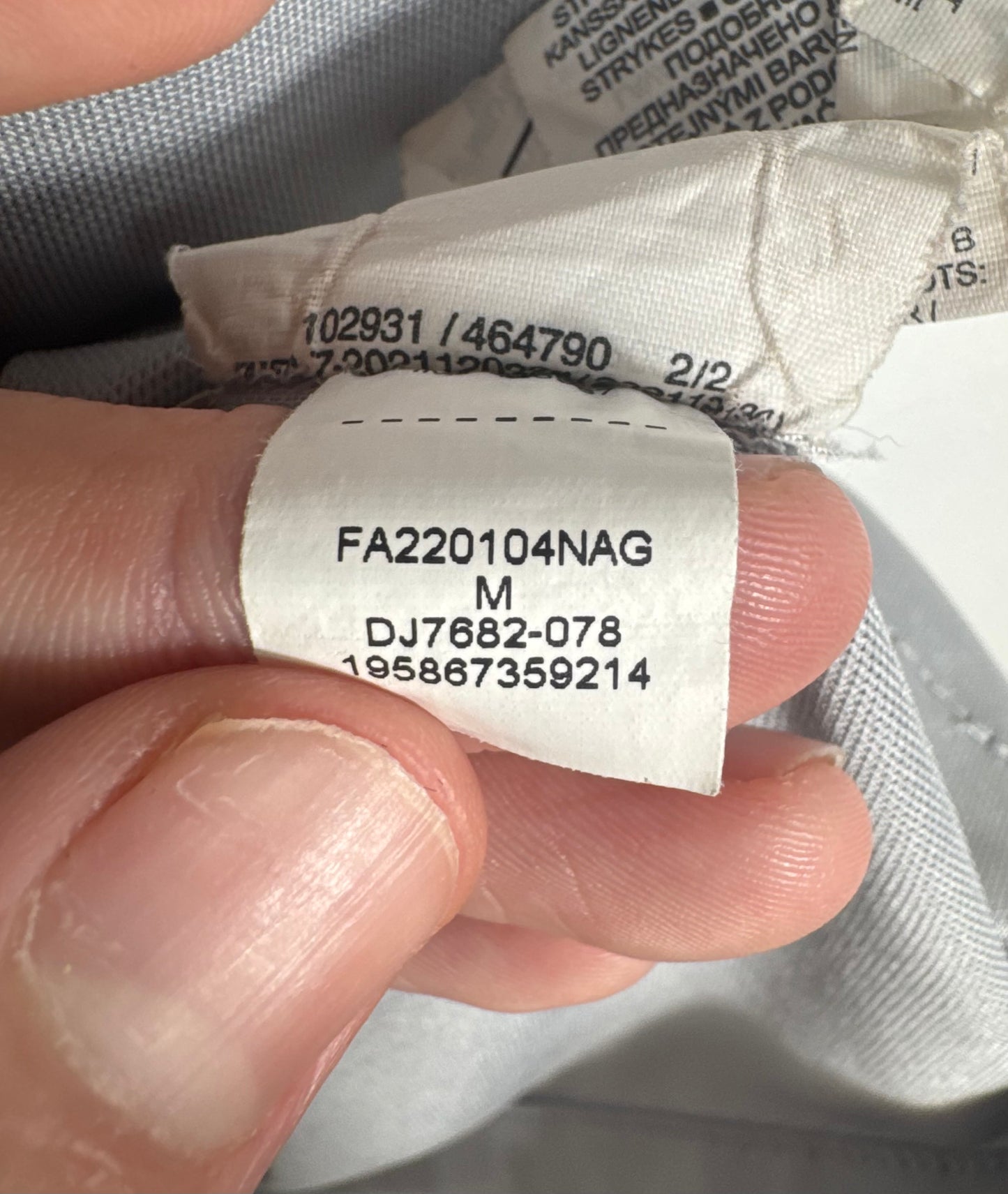 Étiquette interne Nike Jordan code DJ7682-078 certifiant l'authenticité du maillot PSG.