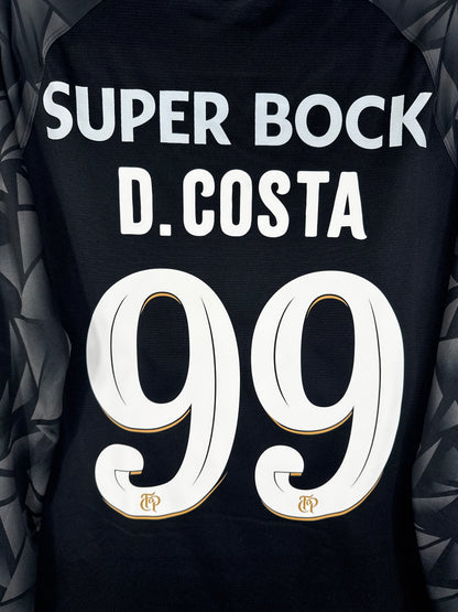 Zoom sur le sponsor Super Bock, le nom D.COSTA et le numéro 99 blanc de la typographie officielle du FC Porto.