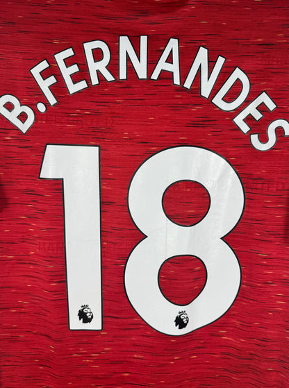 Gros plan flocage B.Fernandes numéro 18 police officielle Premier League.