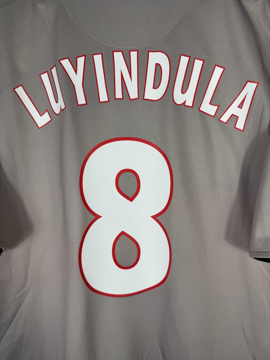 Détail flocage Luyindula N8 maillot PSG 2008-2009