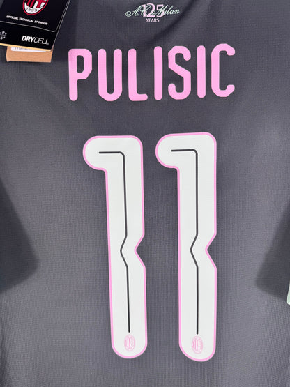 Zoom sur le nom PULISIC et le numéro 11 dans la typographie officielle de la saison.