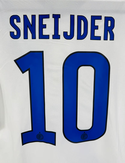 Zoom sur le nom SNEIJDER et le numéro 10 bleu avec le blason du club intégré.
