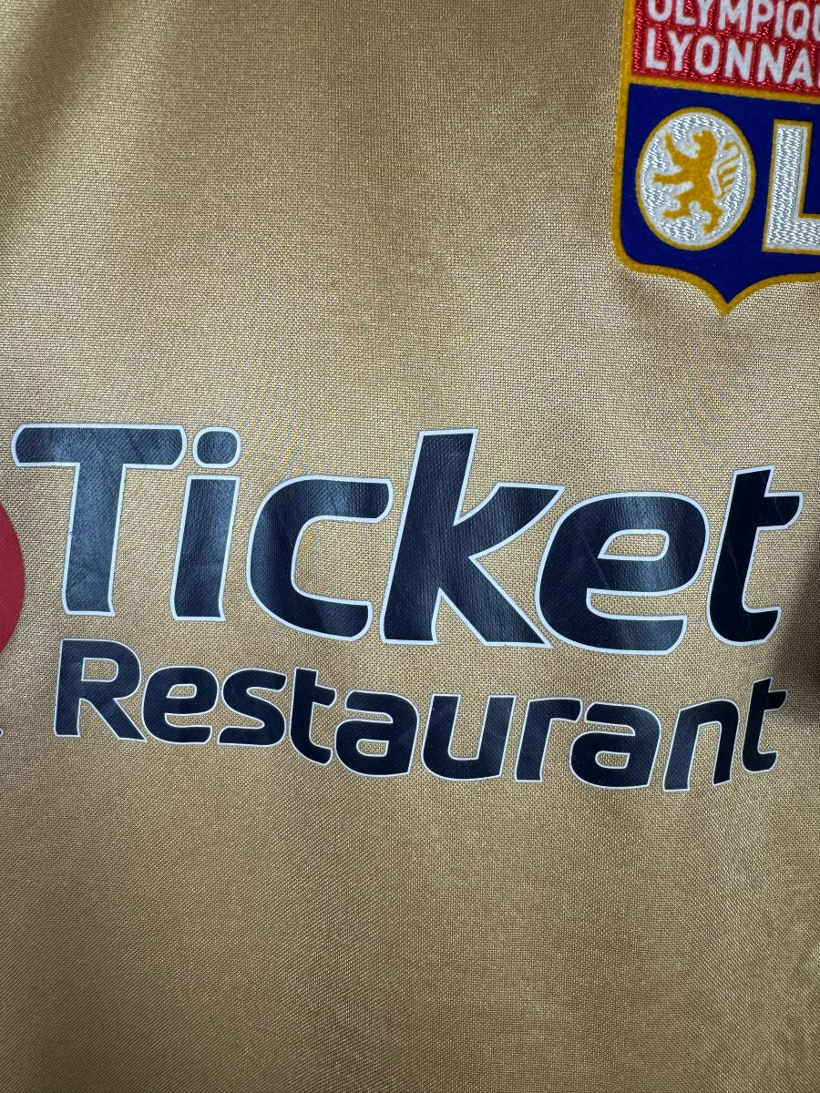 Détail sponsor Ticket Restaurant maillot OL 2007-2008