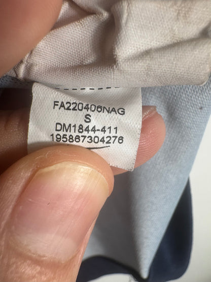 Étiquette interne code authenticité Nike DM1844-411 maillot PSG Mbappé.