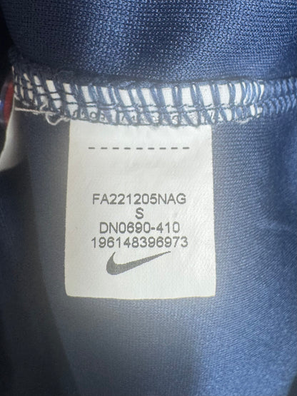 Étiquette interne code authenticité Nike DN0690-410 maillot France Hernandez.